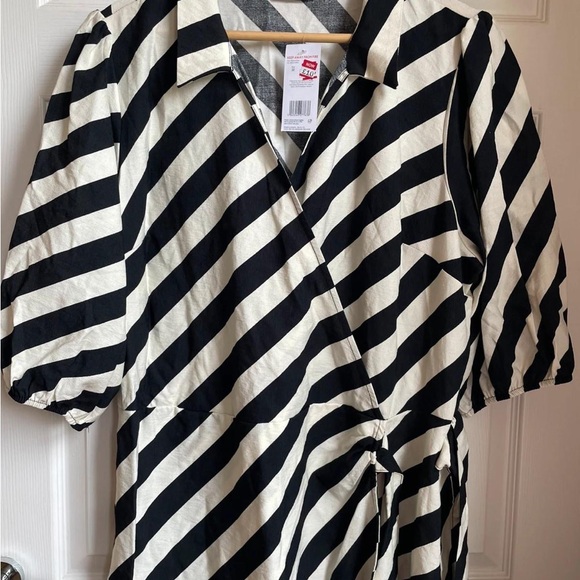 F&F Monochrome Striped Garment - Picture 2 of 5